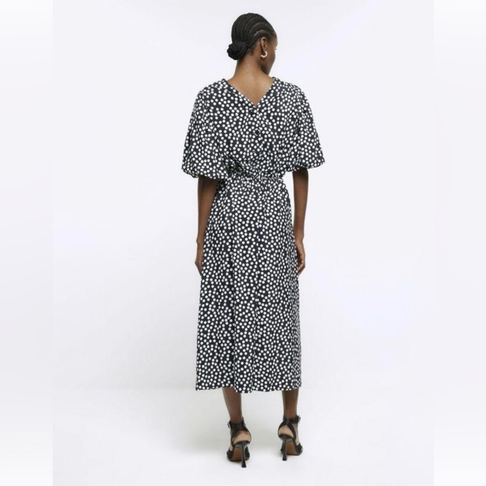 COPY - Selling a beautiful River Island dress